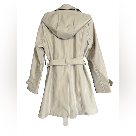 London Fog Short Beige Trench Coat - Picture 3 of 4